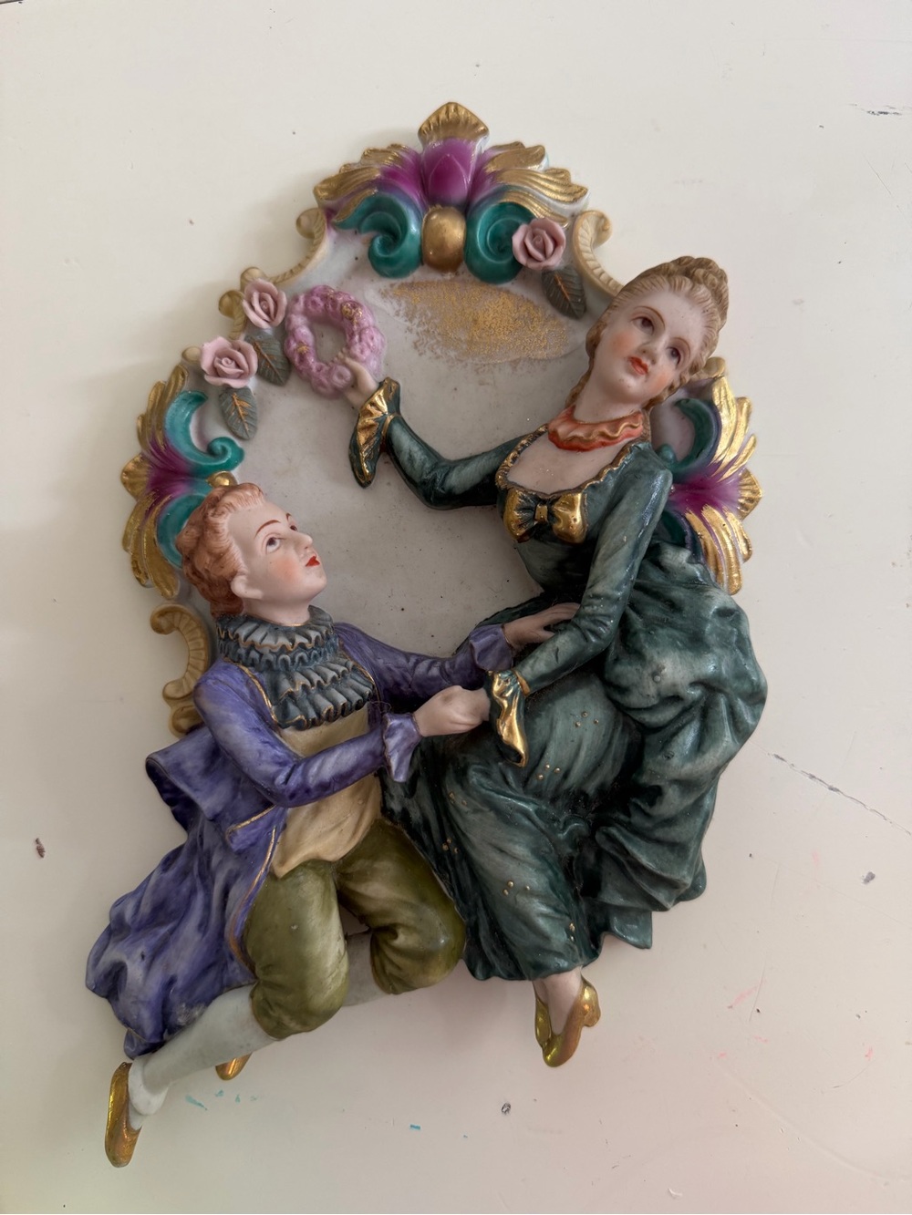 Sweet Porcelain Wall Plaque with Romantic Couple